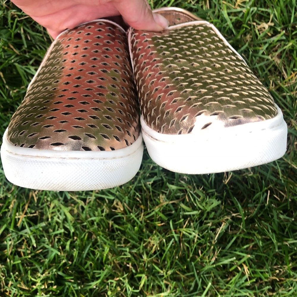 Steve Madden rose gold slip on shoes - Picture 4 of 7